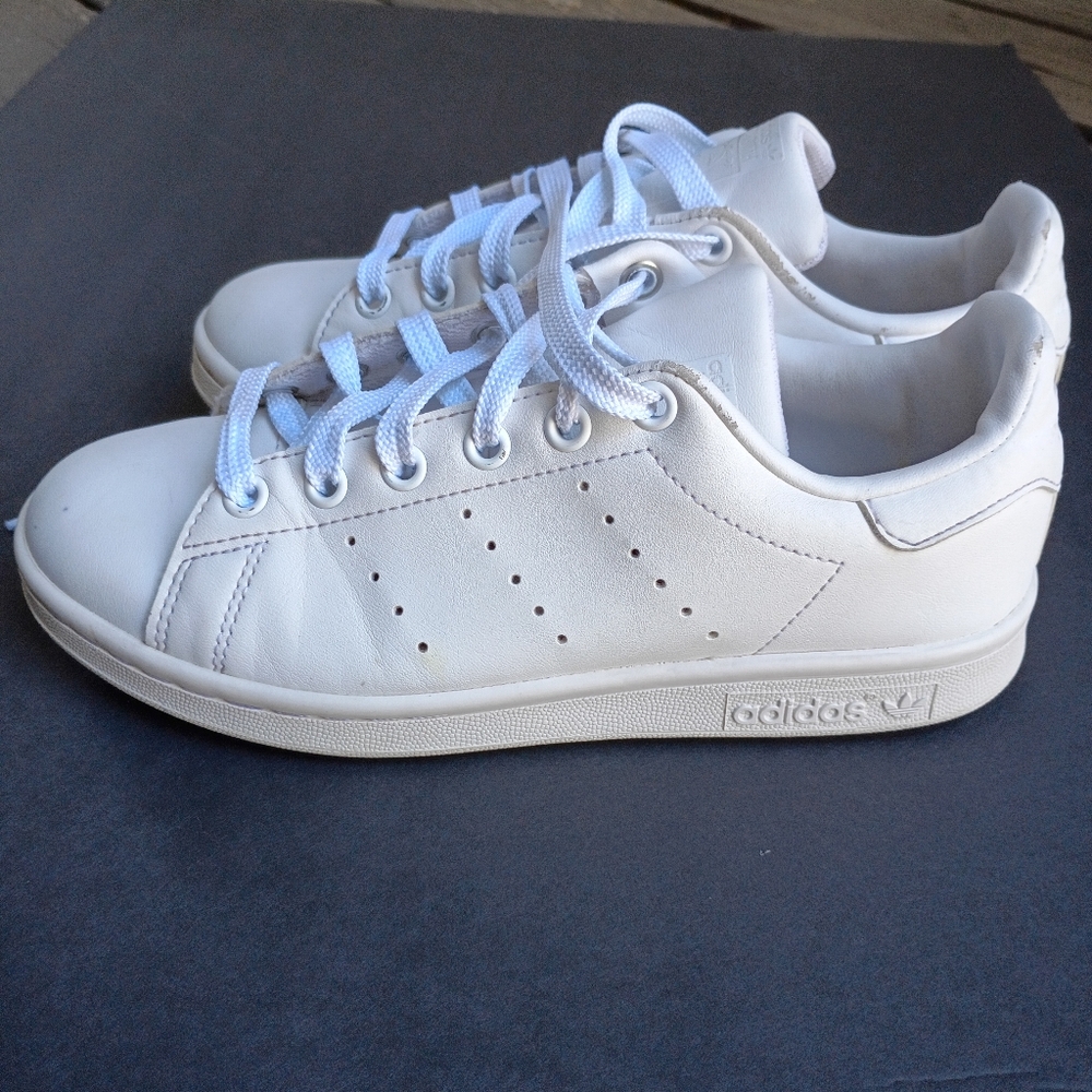 Adidas Stan Smith Juniors Size 4 All White  Casual Sneaker Shoes